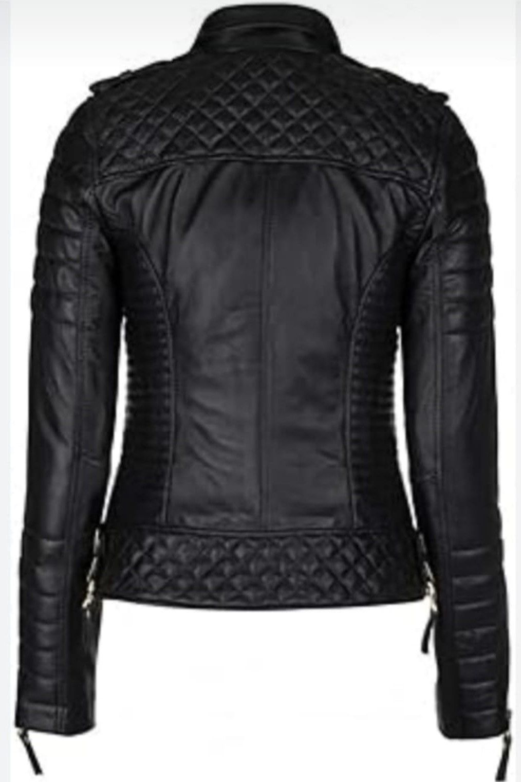 Vista posterior de una chaqueta de cuero negra para motociclista con paneles acolchados en hombros y caderas.