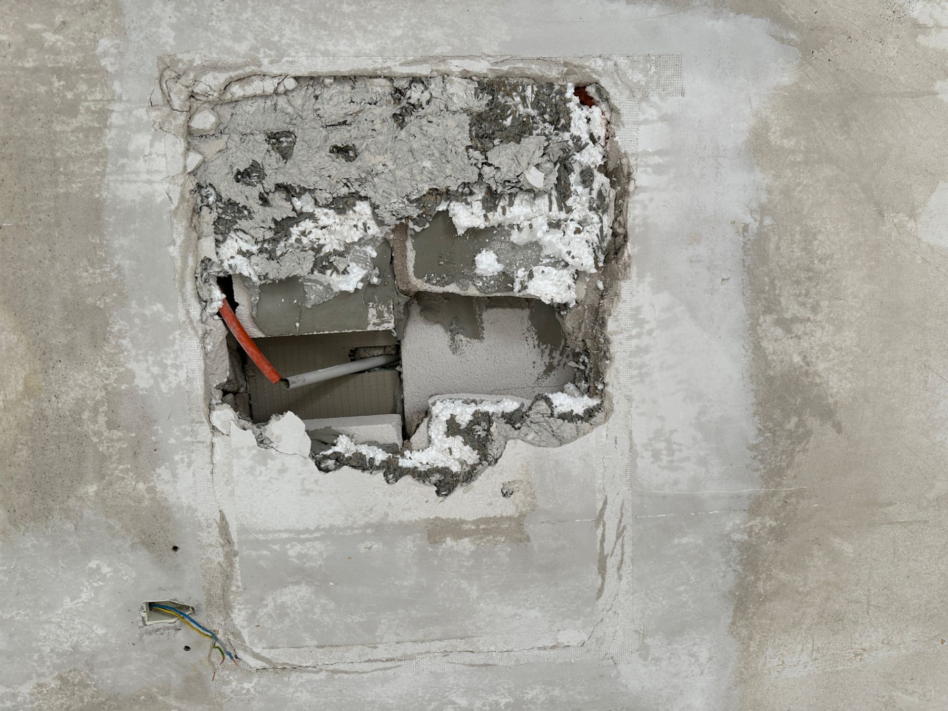 Elektroinstallation im Rohbau mit Schaltervorbereitung