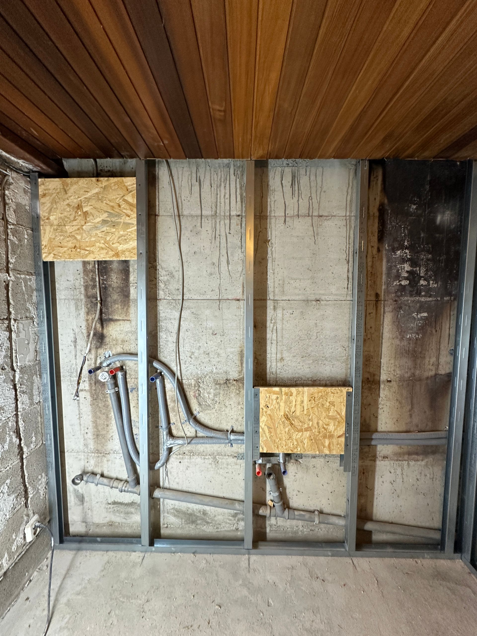 Aufbau neuer Trockenbauwand mit Dämmung