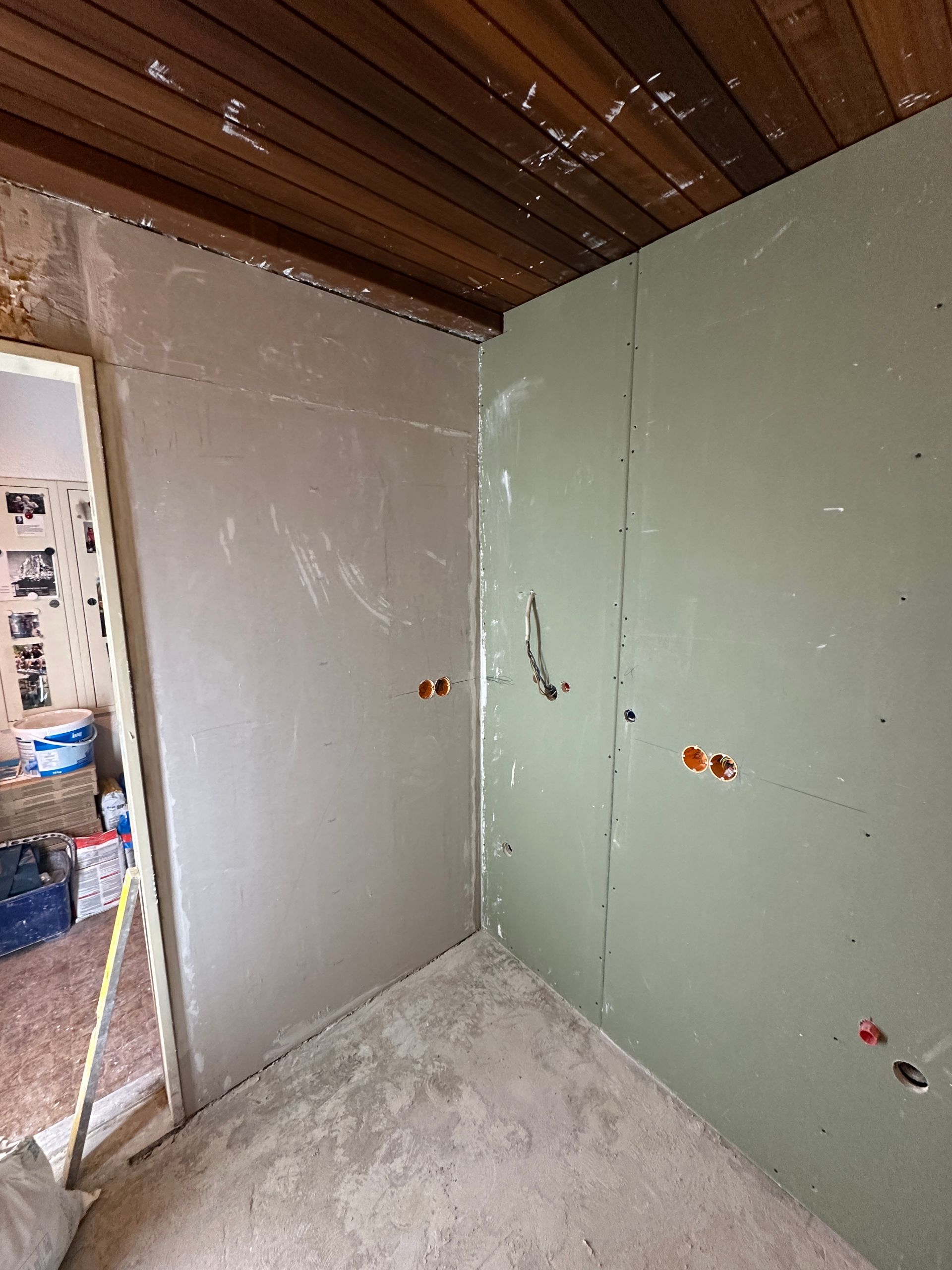 Aufbau neuer Wände im Innenausbau mit Metallprofilen