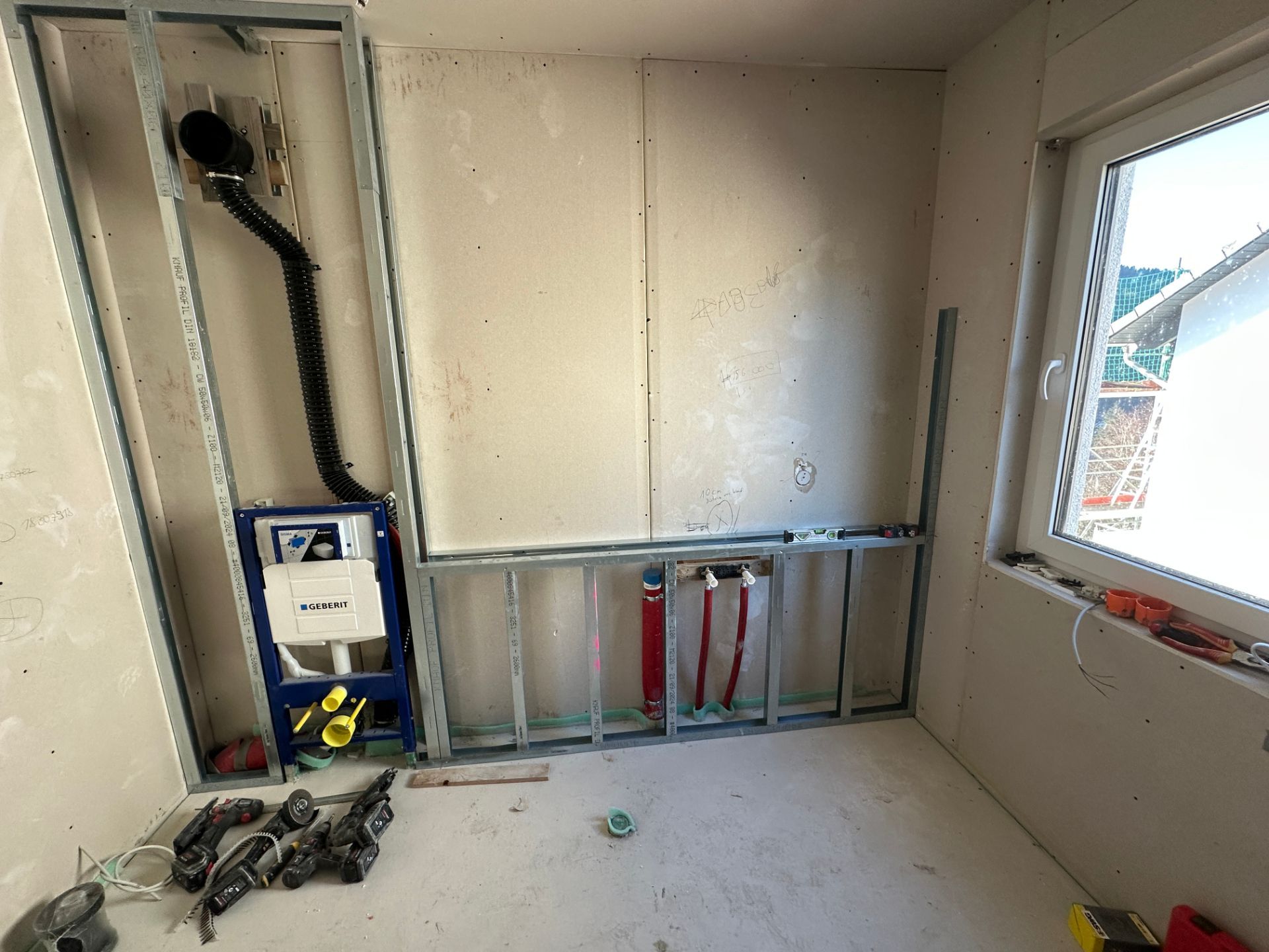 Trockenbauwand im Keller mit Dämmung