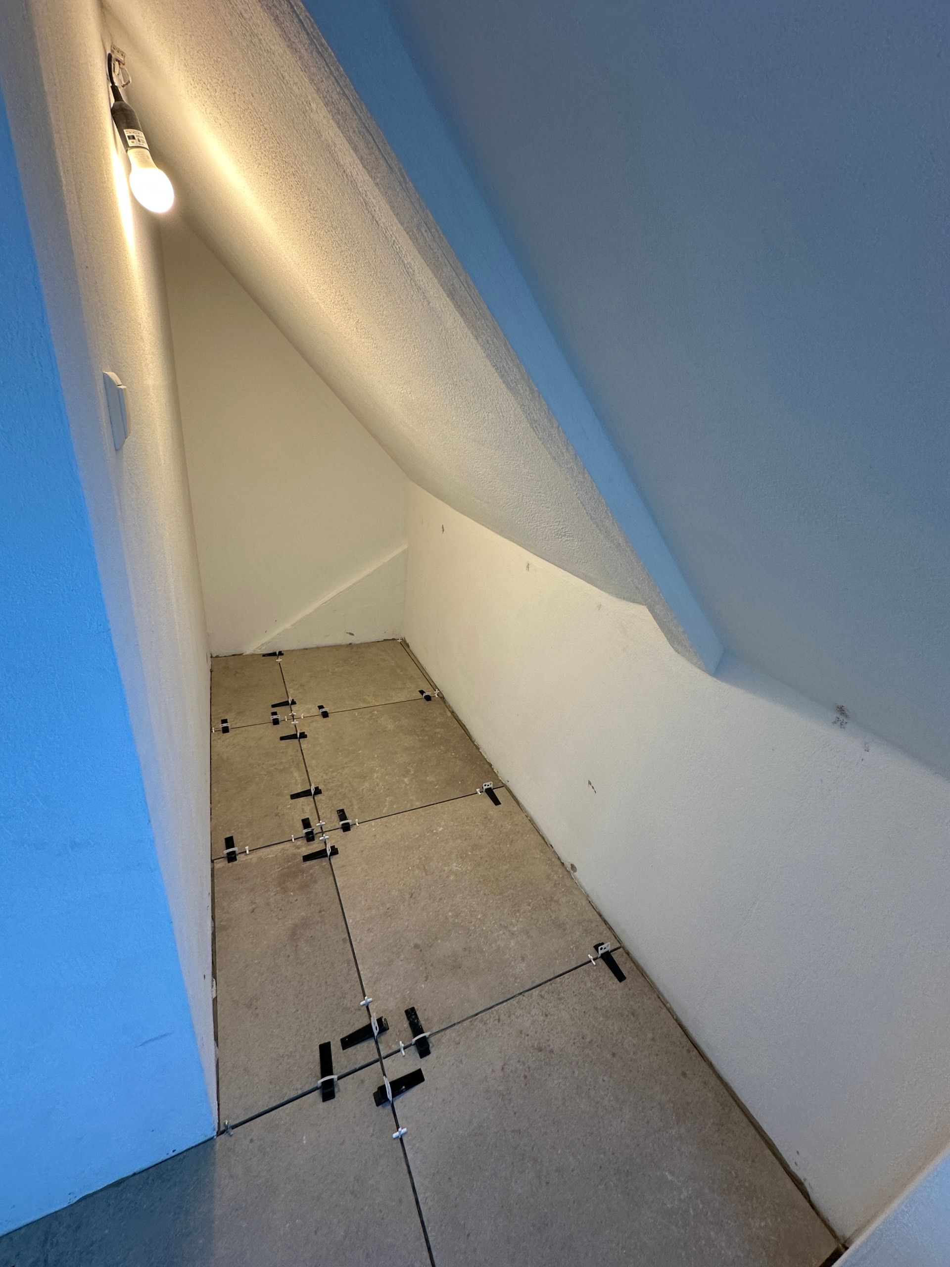 Bodenaufbau mit Dämmplatten im Dachgeschoss