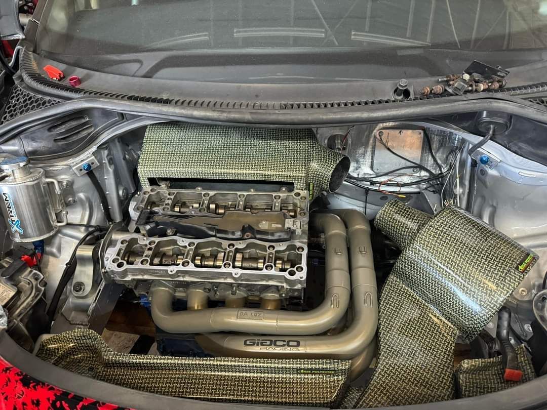 Intérieur de véhicule en carbone kevlar.