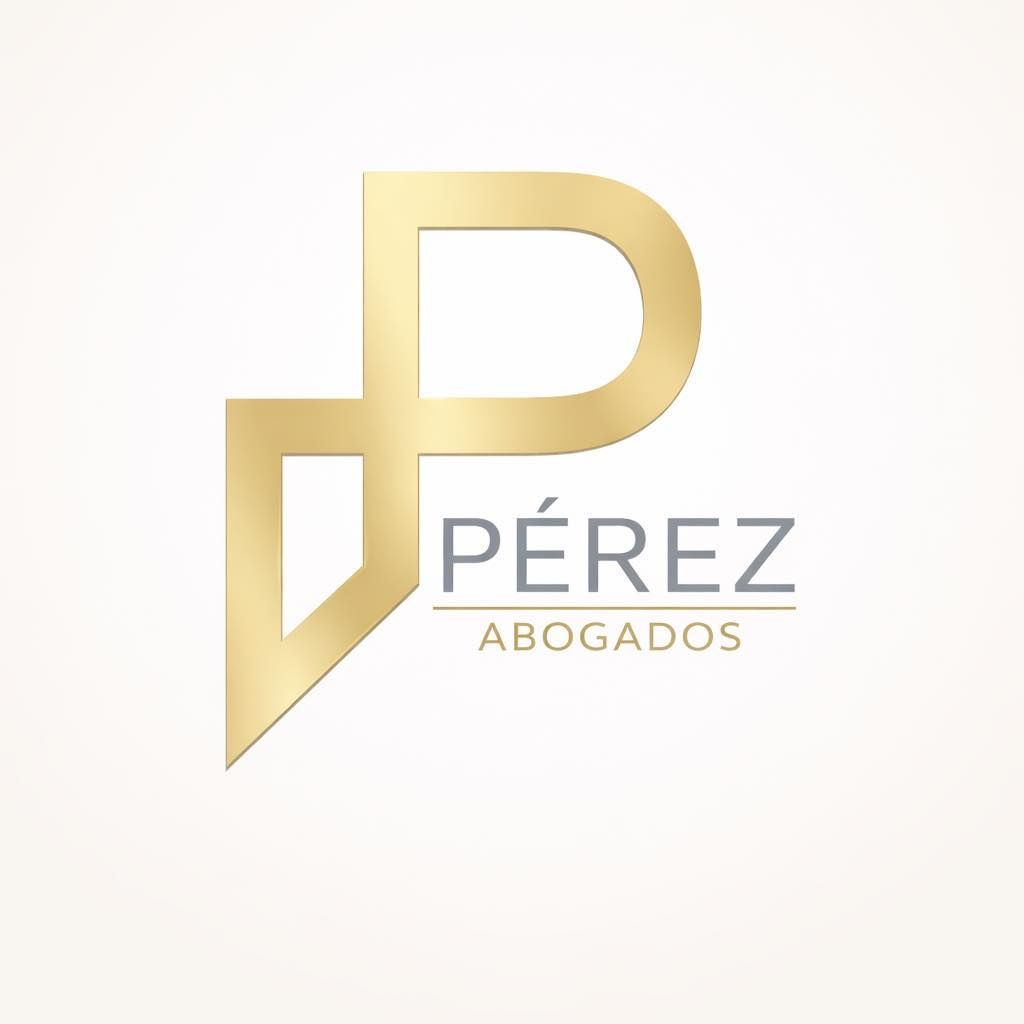 Logotipo dorado del bufete de abogados “PÉREZ ABOGADOS” con monograma P estilizado sobre fondo blanco.