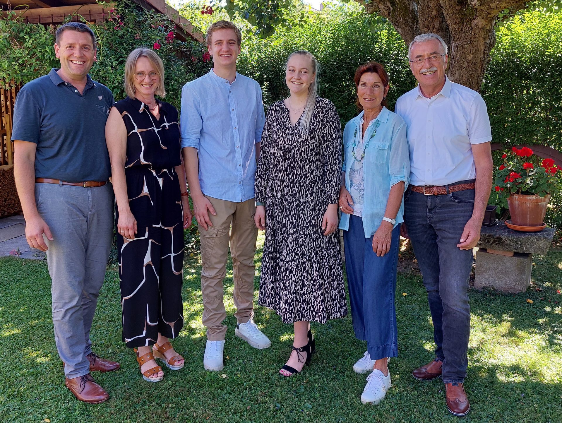 große Auswahl an Urnen