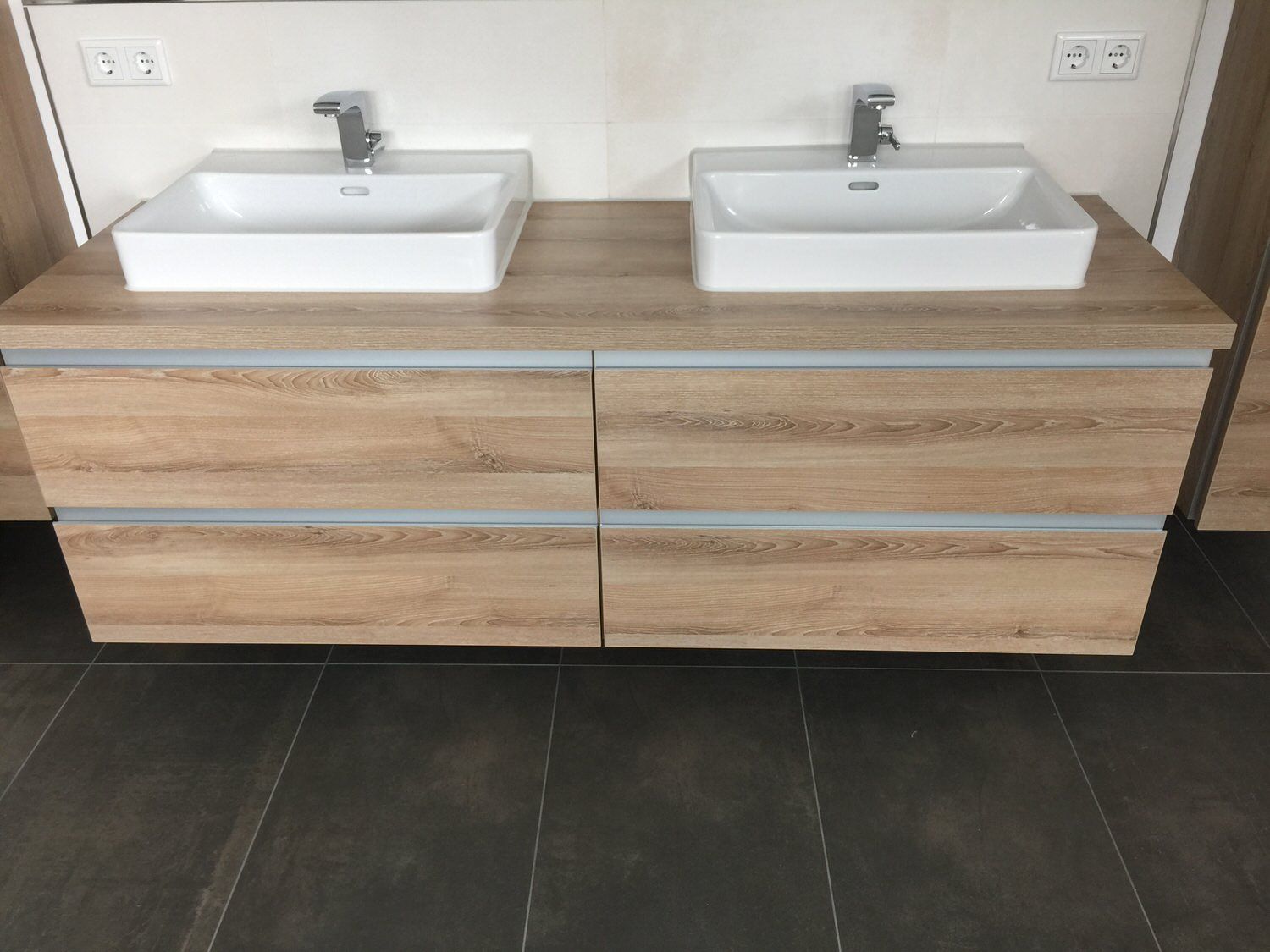 Waschbecken, Kleber Hausbau