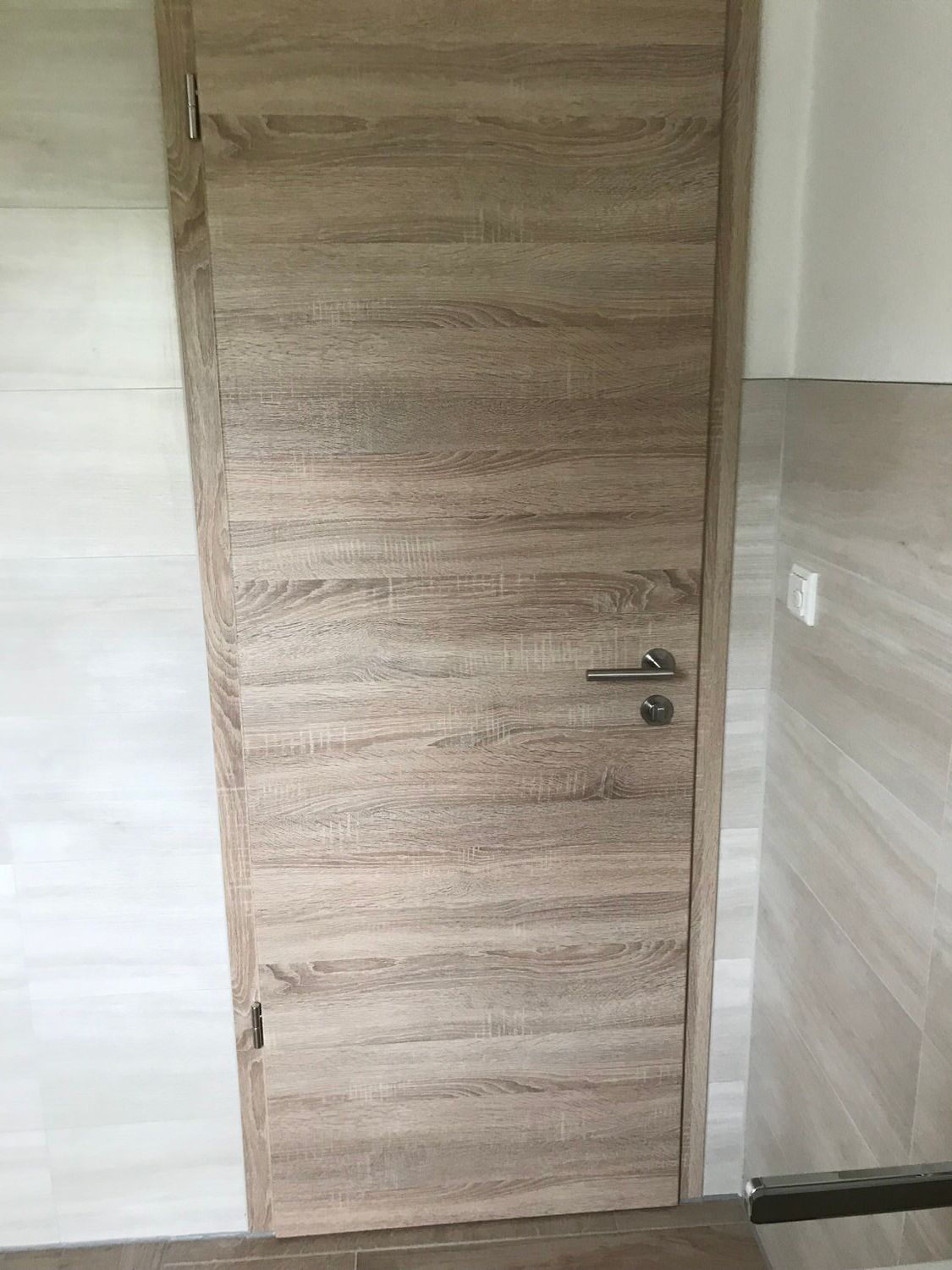 Holztür, Kleber Hausbau