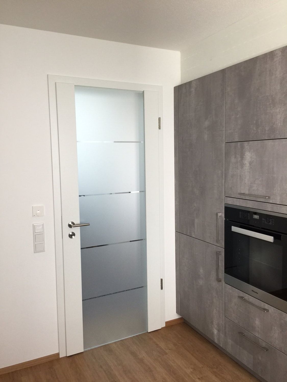 Glastür, Kleber Hausbau