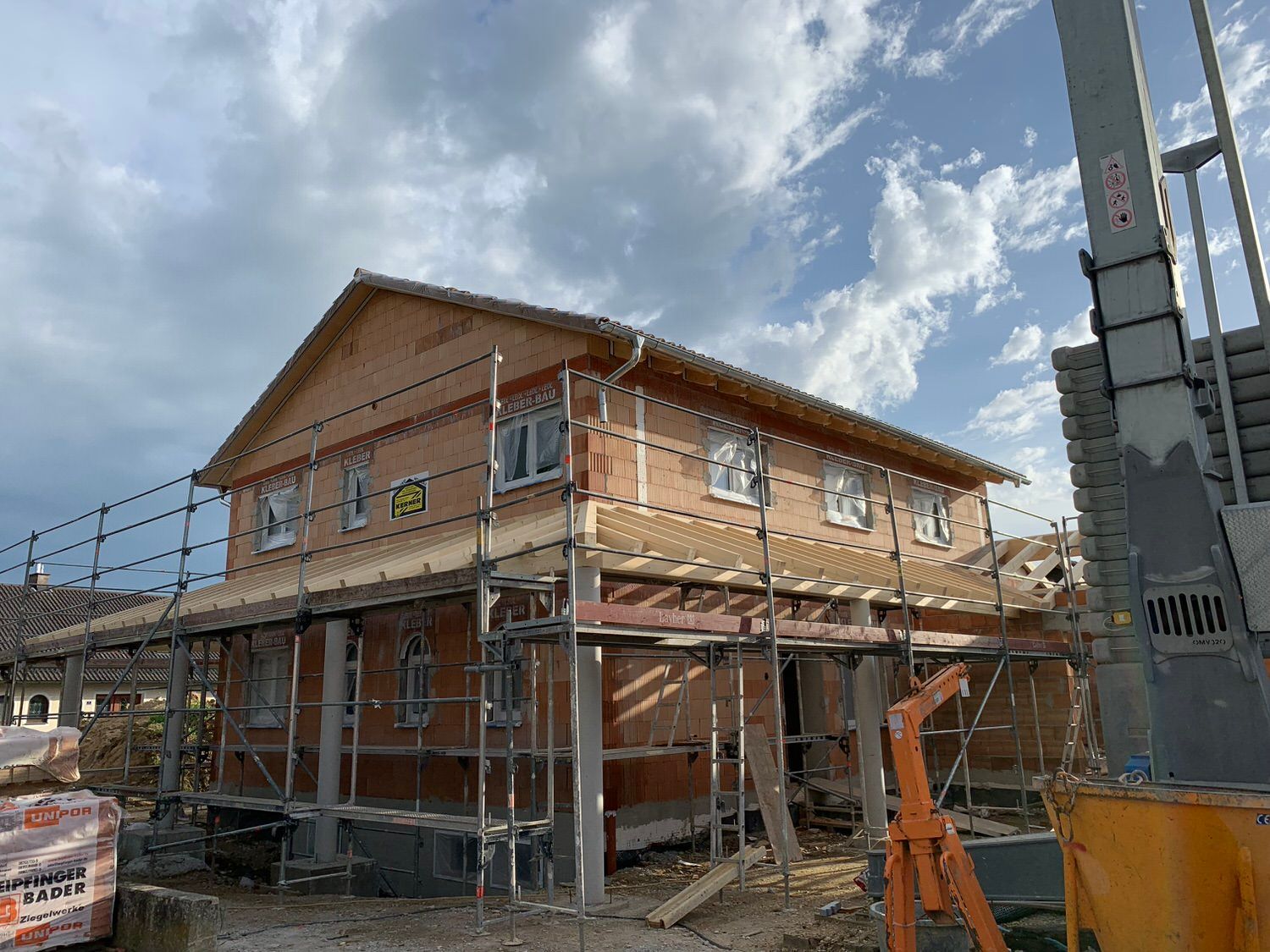 Rohbau, Kleber Hausbau