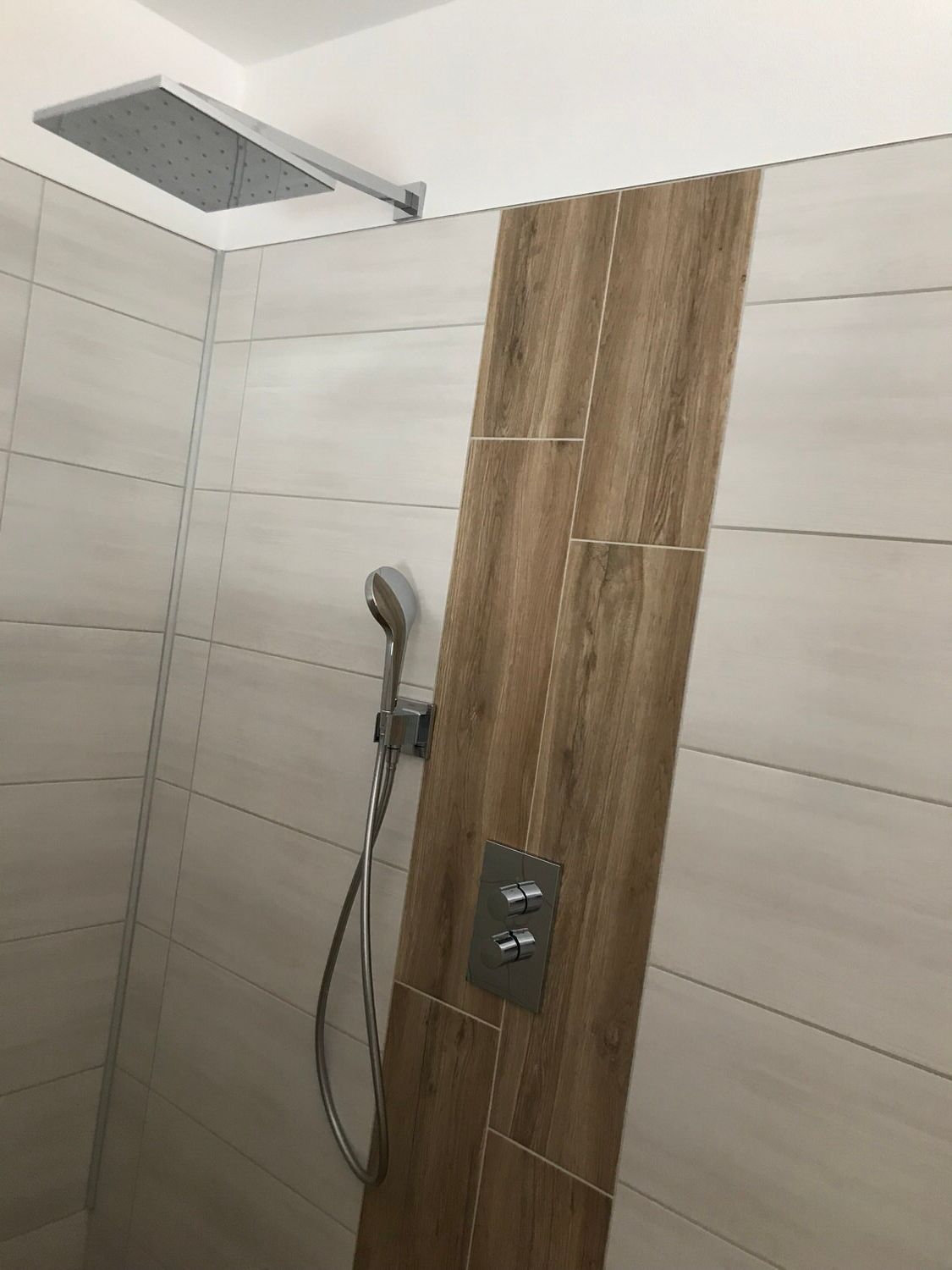 Dusche, Kleber Hausbau