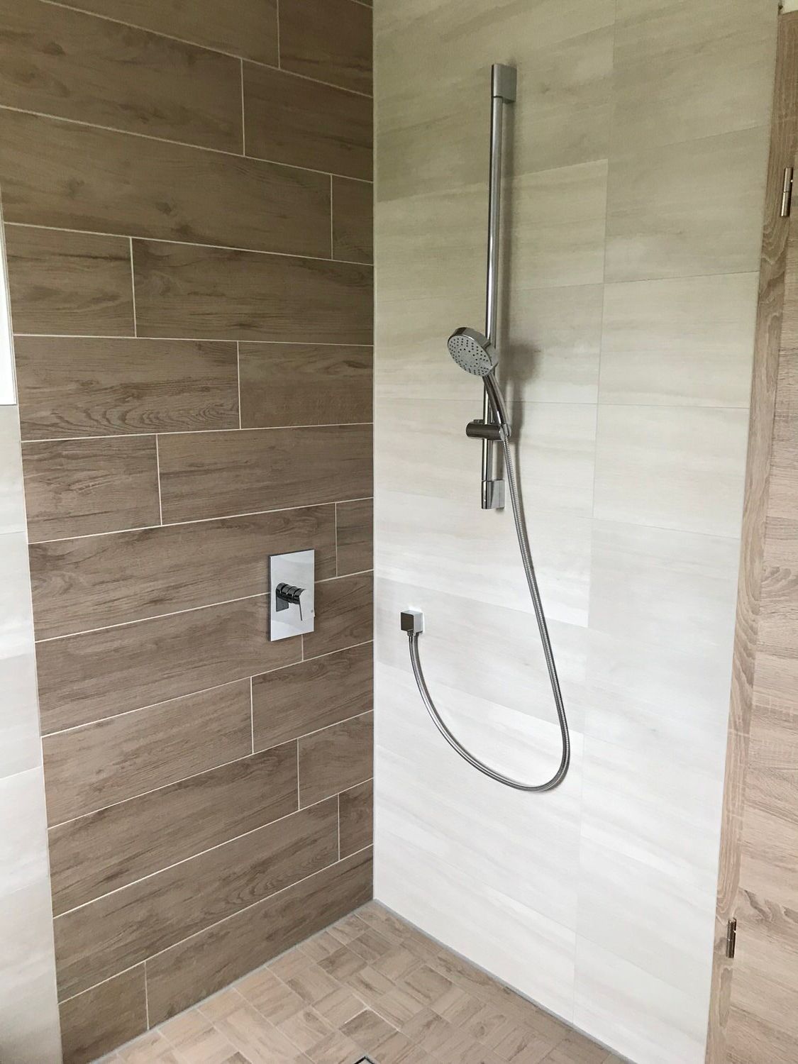 Dusche, Kleber Hausbau