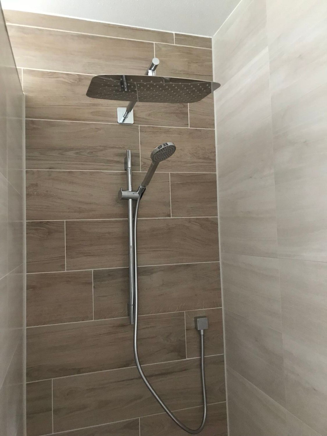 Dusche, Kleber Hausbau