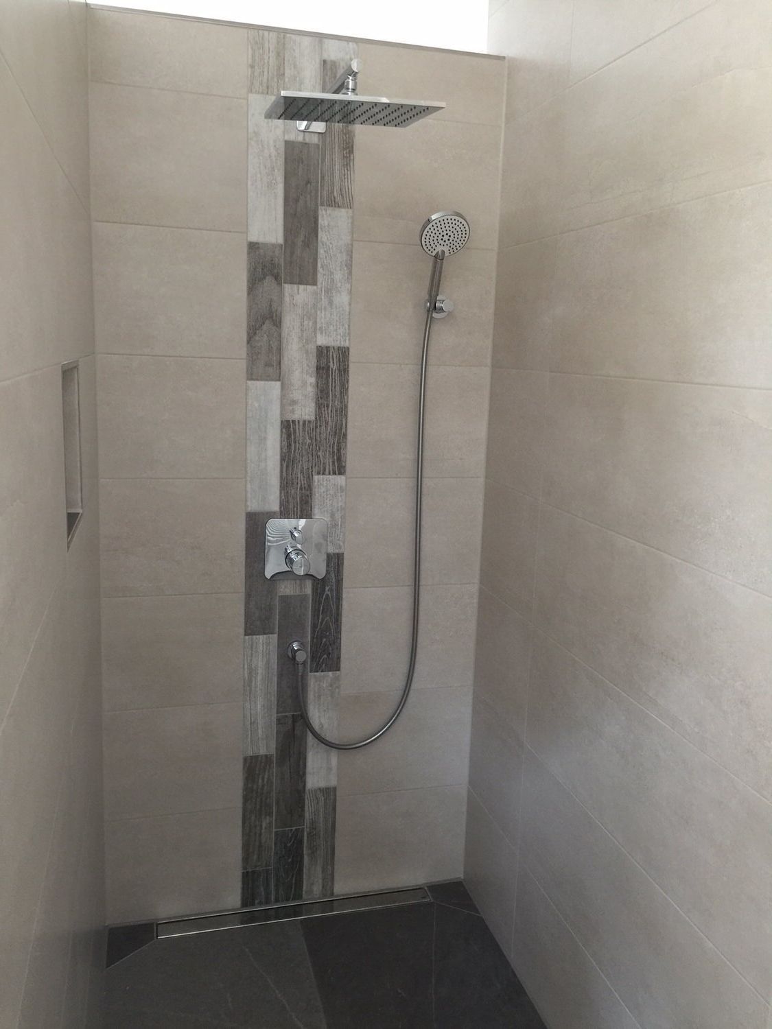 Dusche, Kleber Hausbau