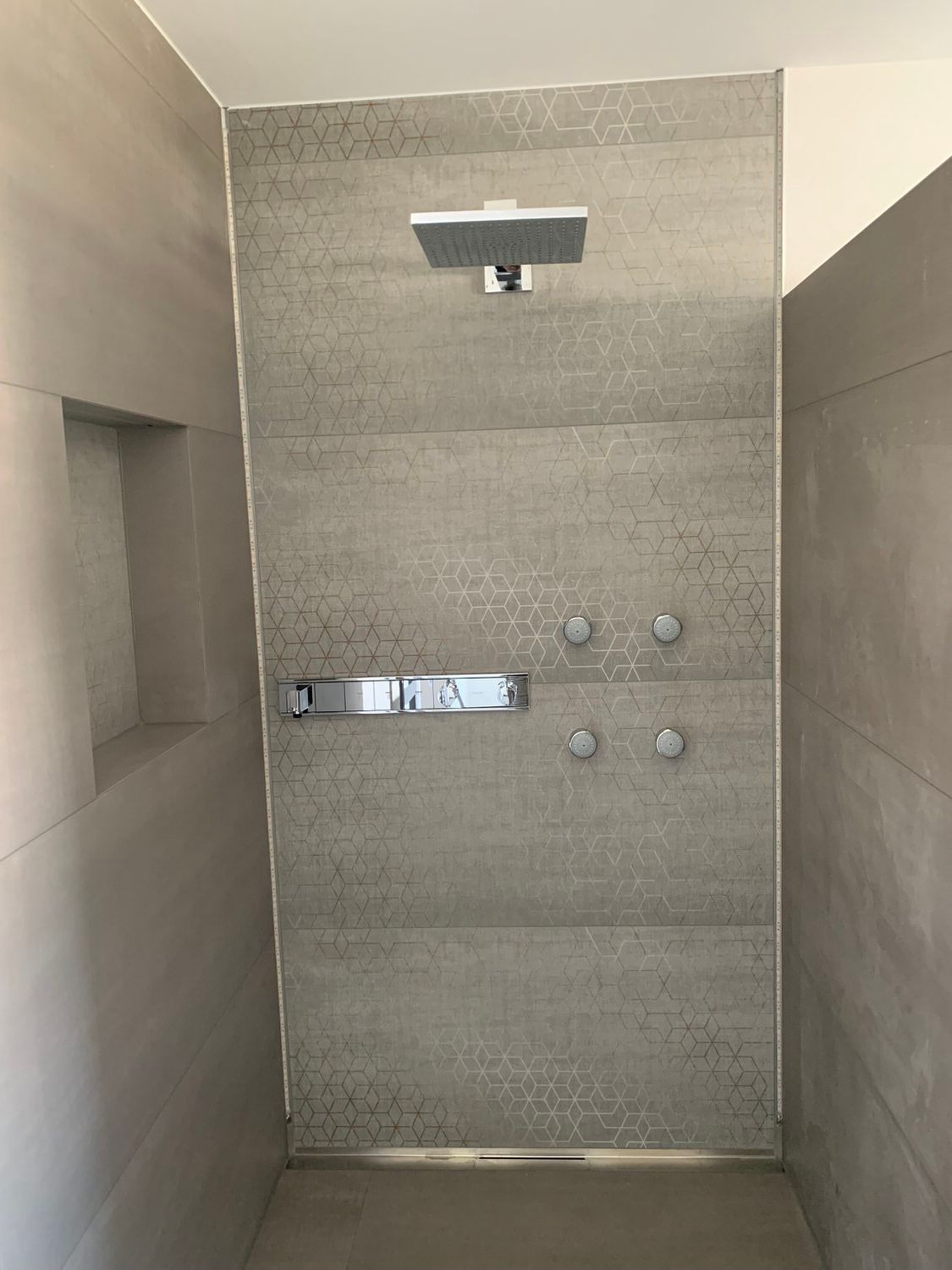 Dusche, Kleber Hausbau