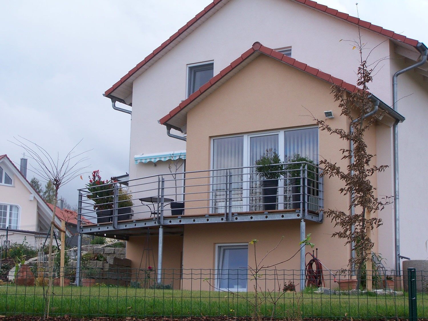 Fertigteilhaus in Orange, Kleber Hausbau