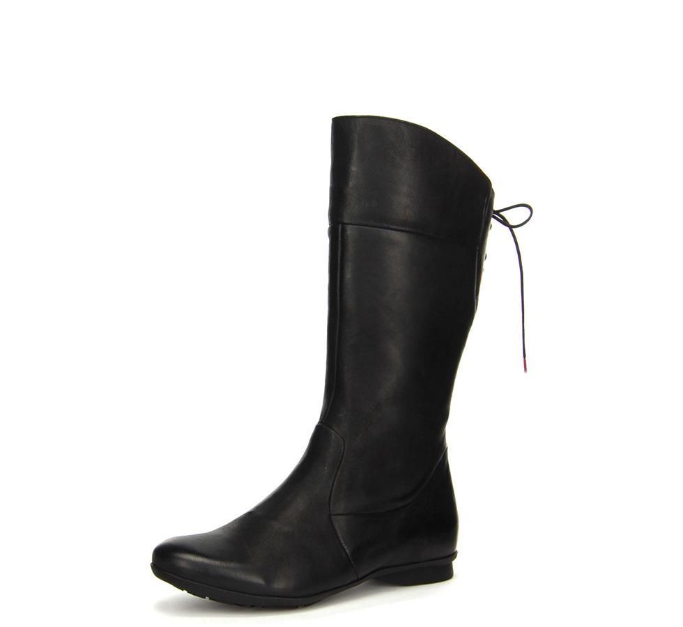 Ein Paar schwarze Lederstiefel mit Schnürung hinten