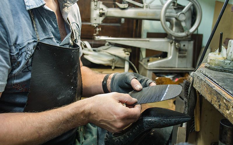 Fuß und Schuh Glatzel in Köln - Schuhreparatur und Änderungen