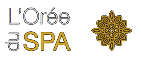 Logo de L'Orée SPA avec texte gris et or à côté d'un médaillon floral doré
