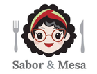 Logotipo con una cara sonriente, gafas, diadema roja y utensilios; el texto dice &ldquo;Sabor & Mesa&rdquo;.