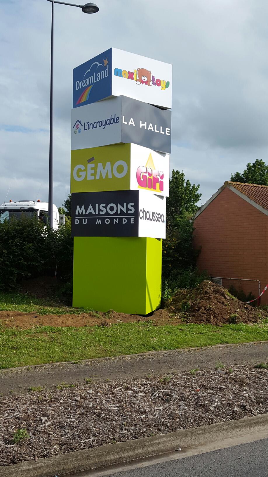 Totem, présentation de vos enseignes