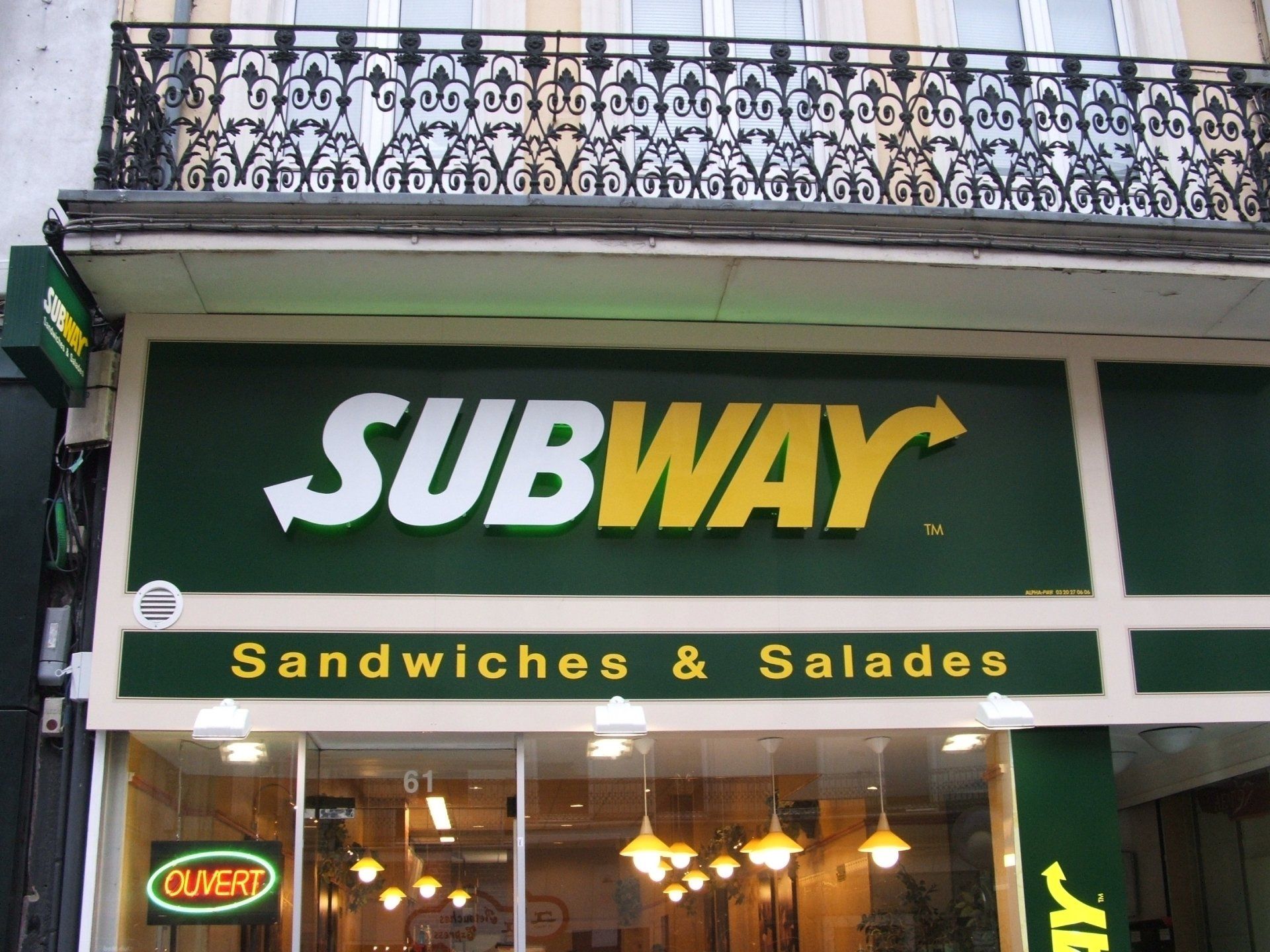 Enseigne fast food Subway