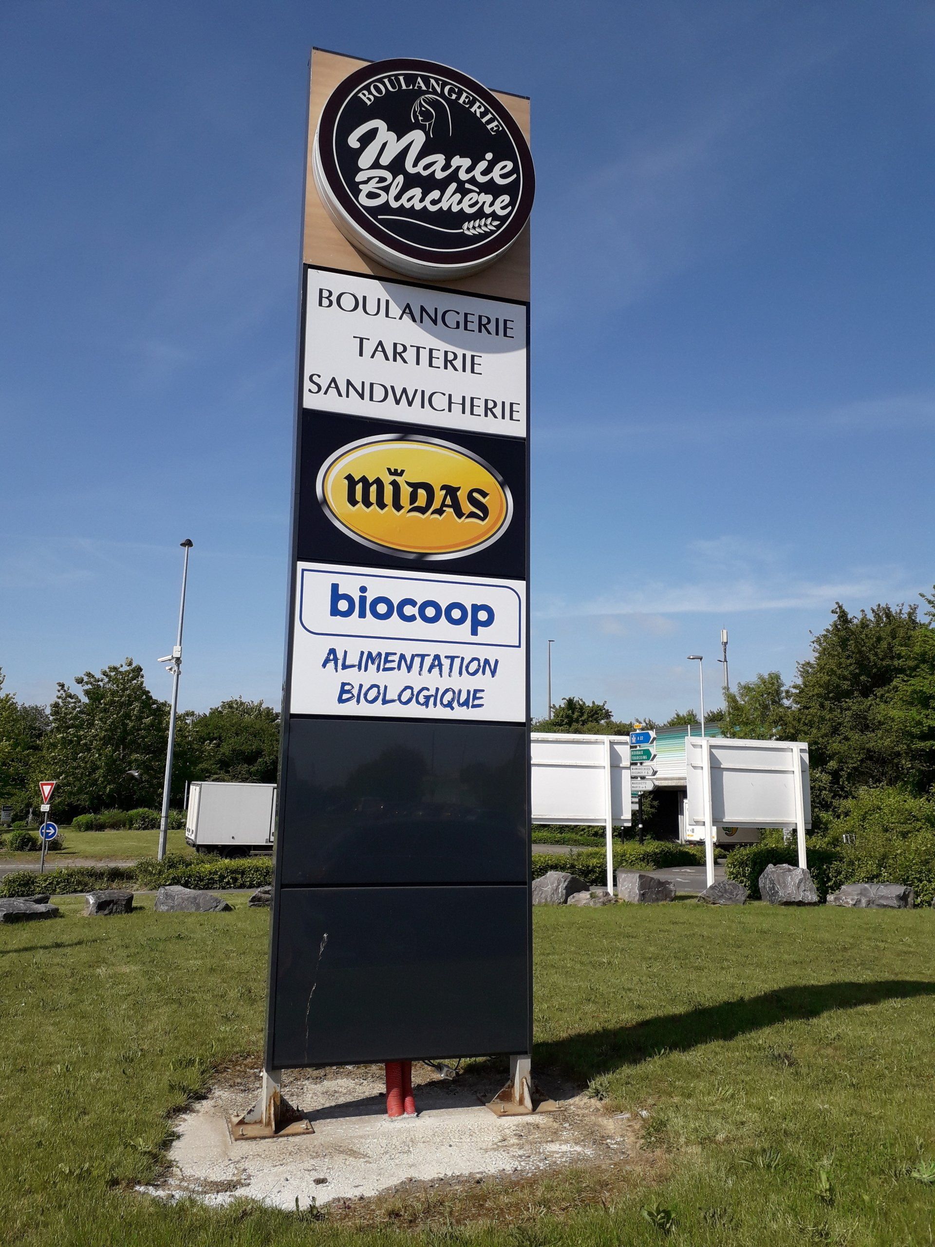 Totem, signalétique extérieure