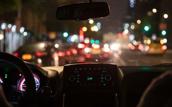 Taxi Nidwalden Fahrt bei Nacht