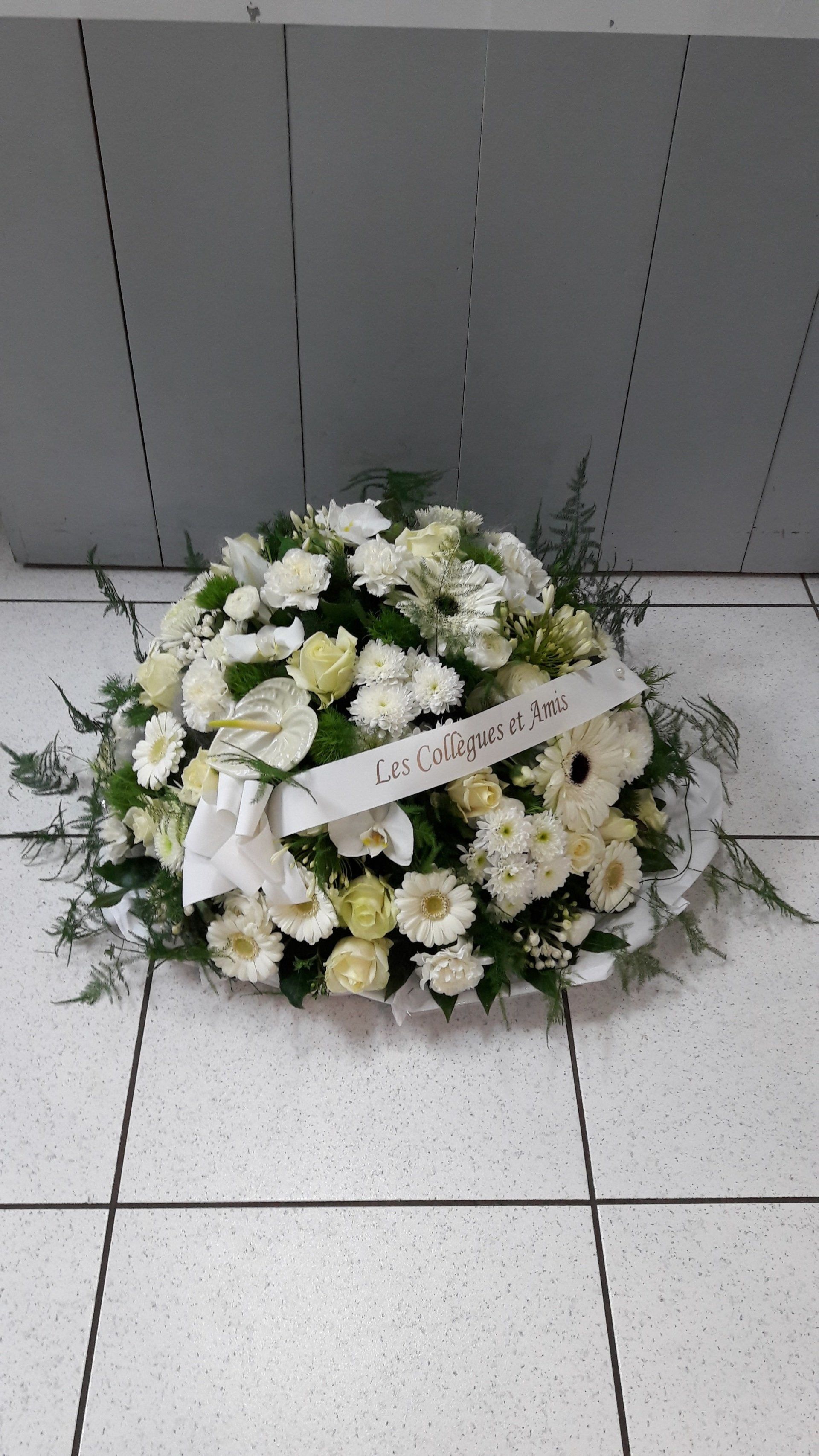 Couronne de fleurs pour un deuil