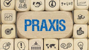 Praxis für Ergotherapie Werner Pfeuffer Würfel mit Abbildungen