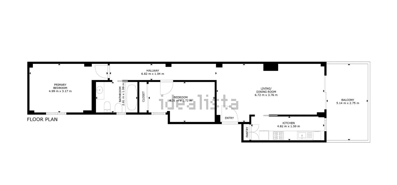Plano de un espacio largo y estrecho con habitaciones, puertas y medidas etiquetadas.