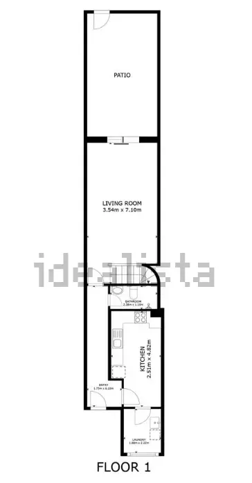 Plano de una casa estrecha con cocina, salón y un dormitorio.