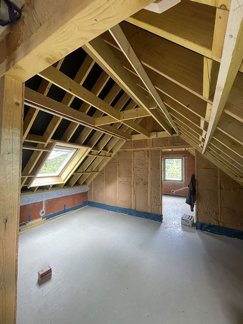 Combles isolés à la ouate de cellulose