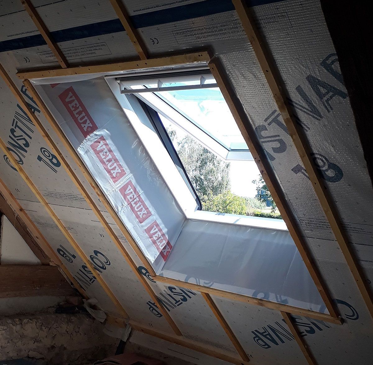 Installation de Velux dans les combes
