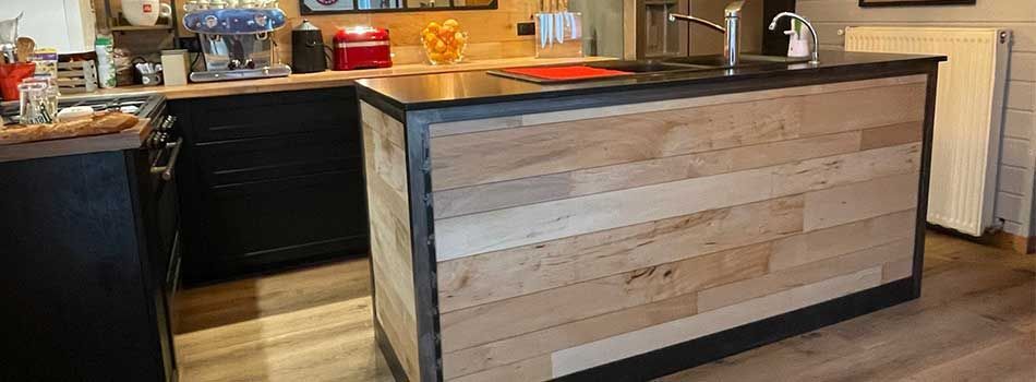 Cuisine en bois rénovée