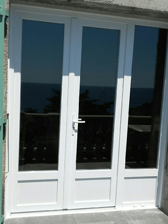 Porte d'entrée en PVC à double battant et tierce fixe
