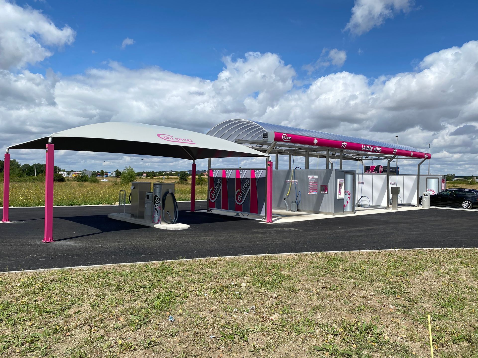 Matériels de nettoyage pour station de lavage.