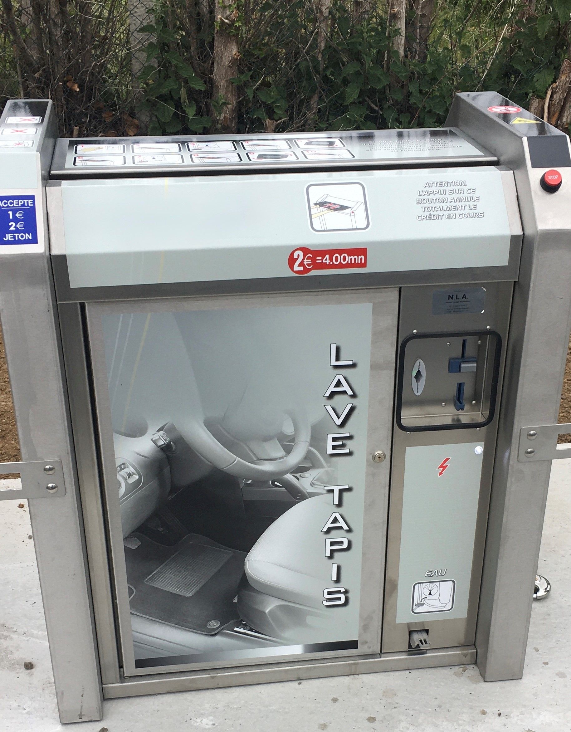 Aspirateurs, lave-tapis et couverture.