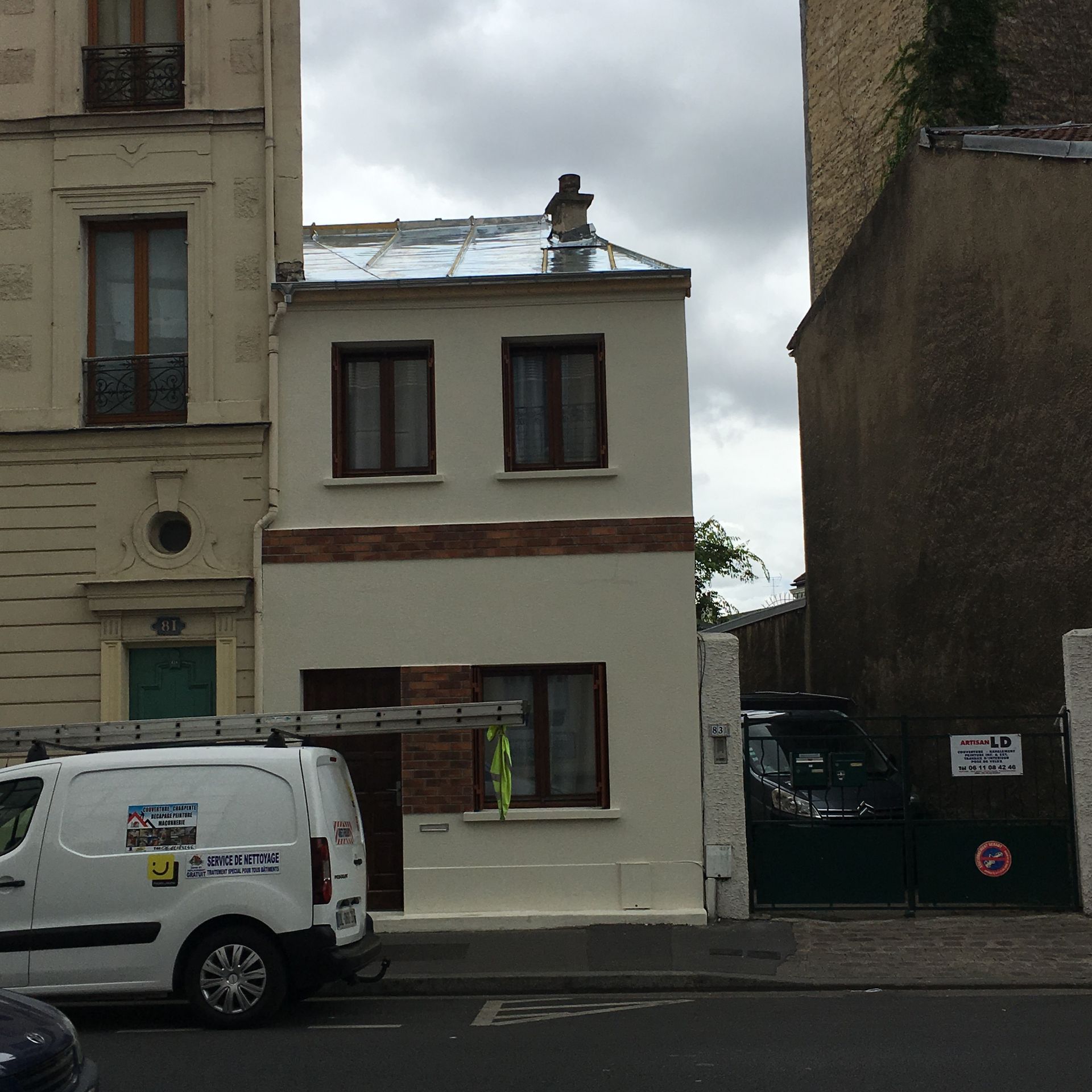 Nettoyage façade avec peinture et enduit