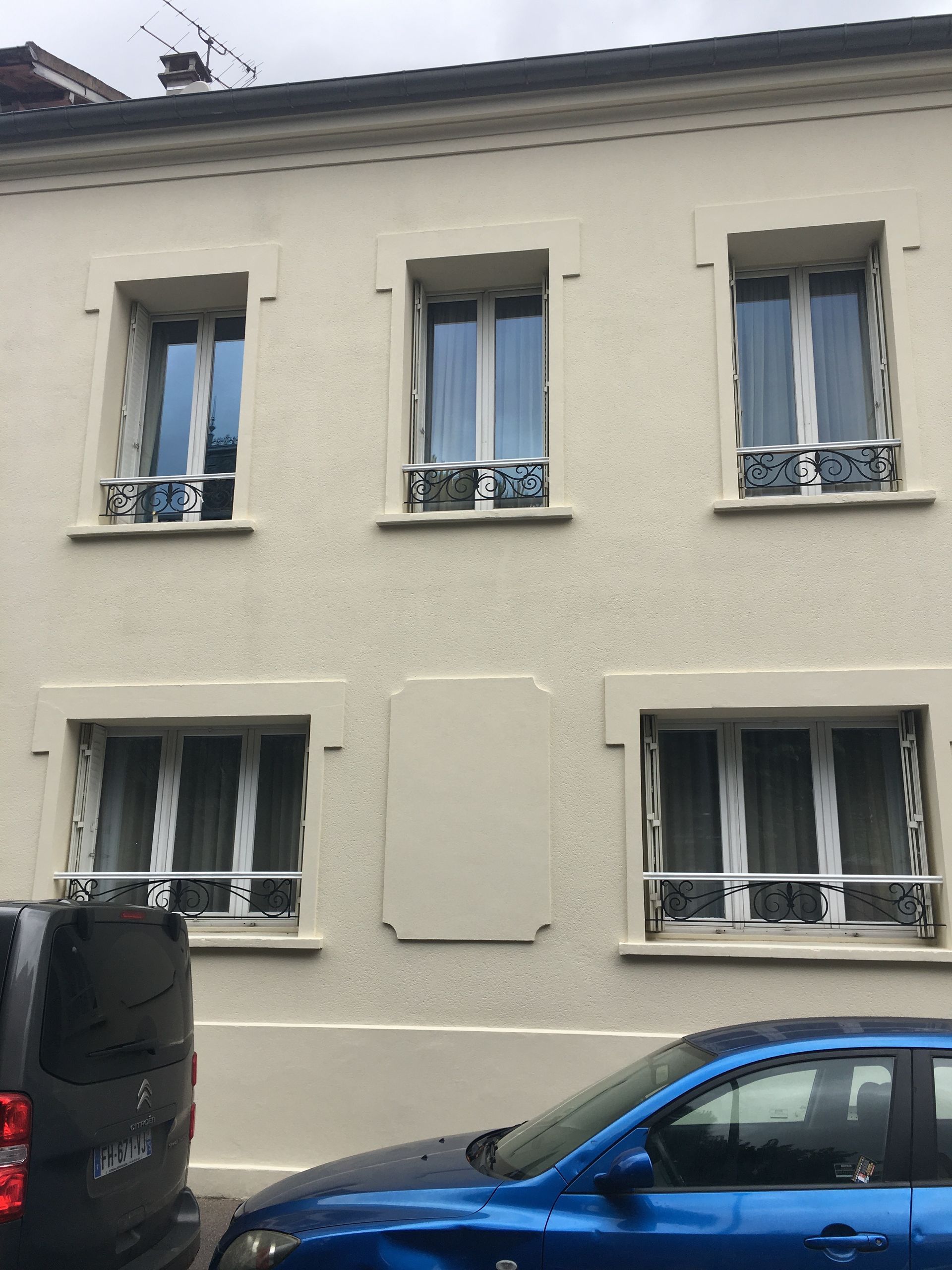Peinture de façade avec nettoyage et protection complète