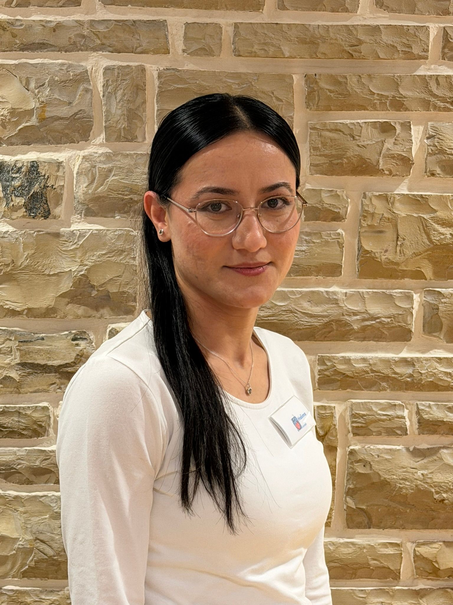 Nancy, Mitarbeiterin bei Dr. med. Roman Lebek Facharzt für Innere Medizin-Kardiologie