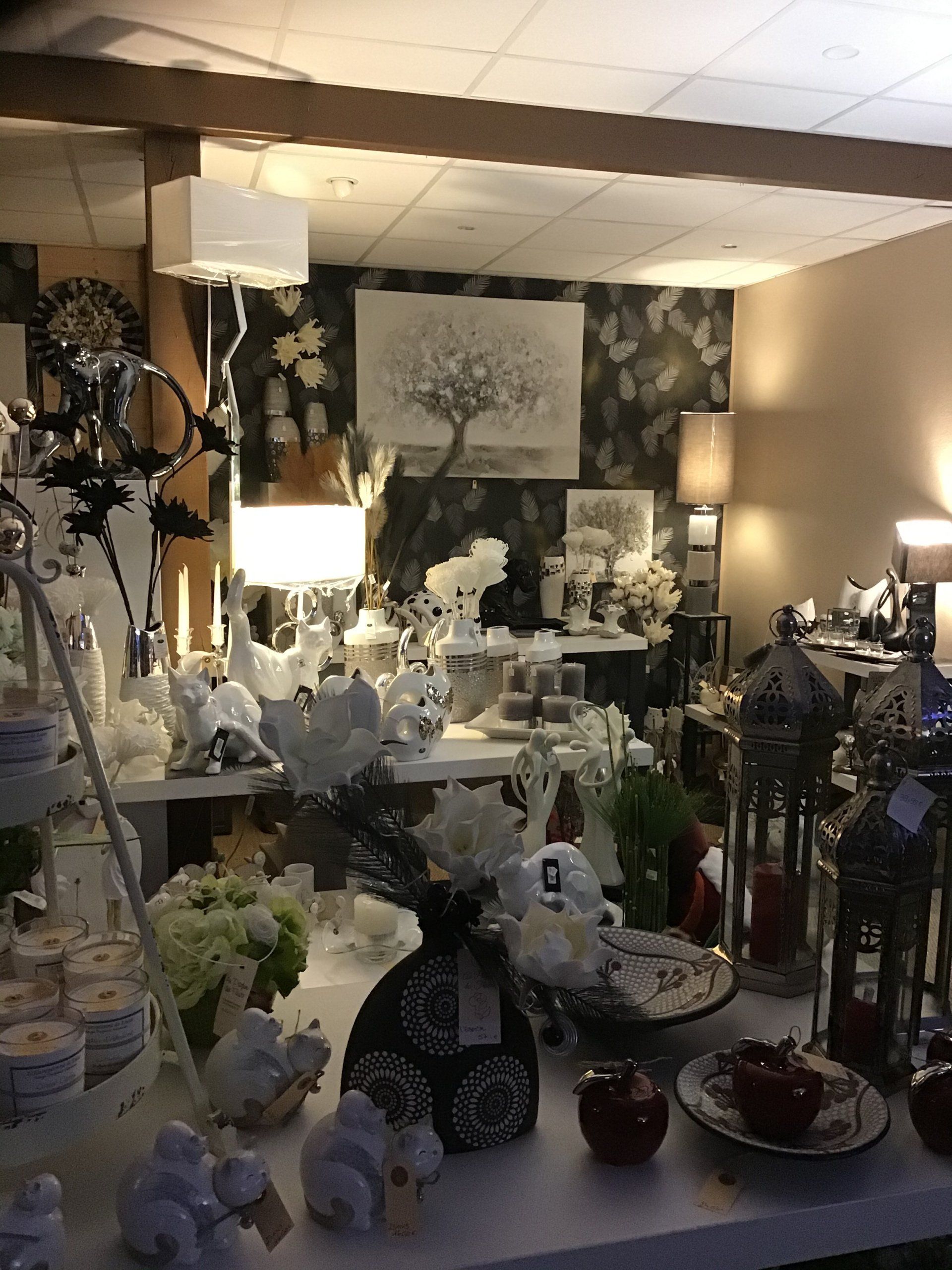 Différentes bibelots en vente