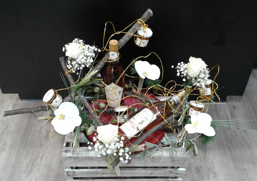 Panier bouteille et fleurs