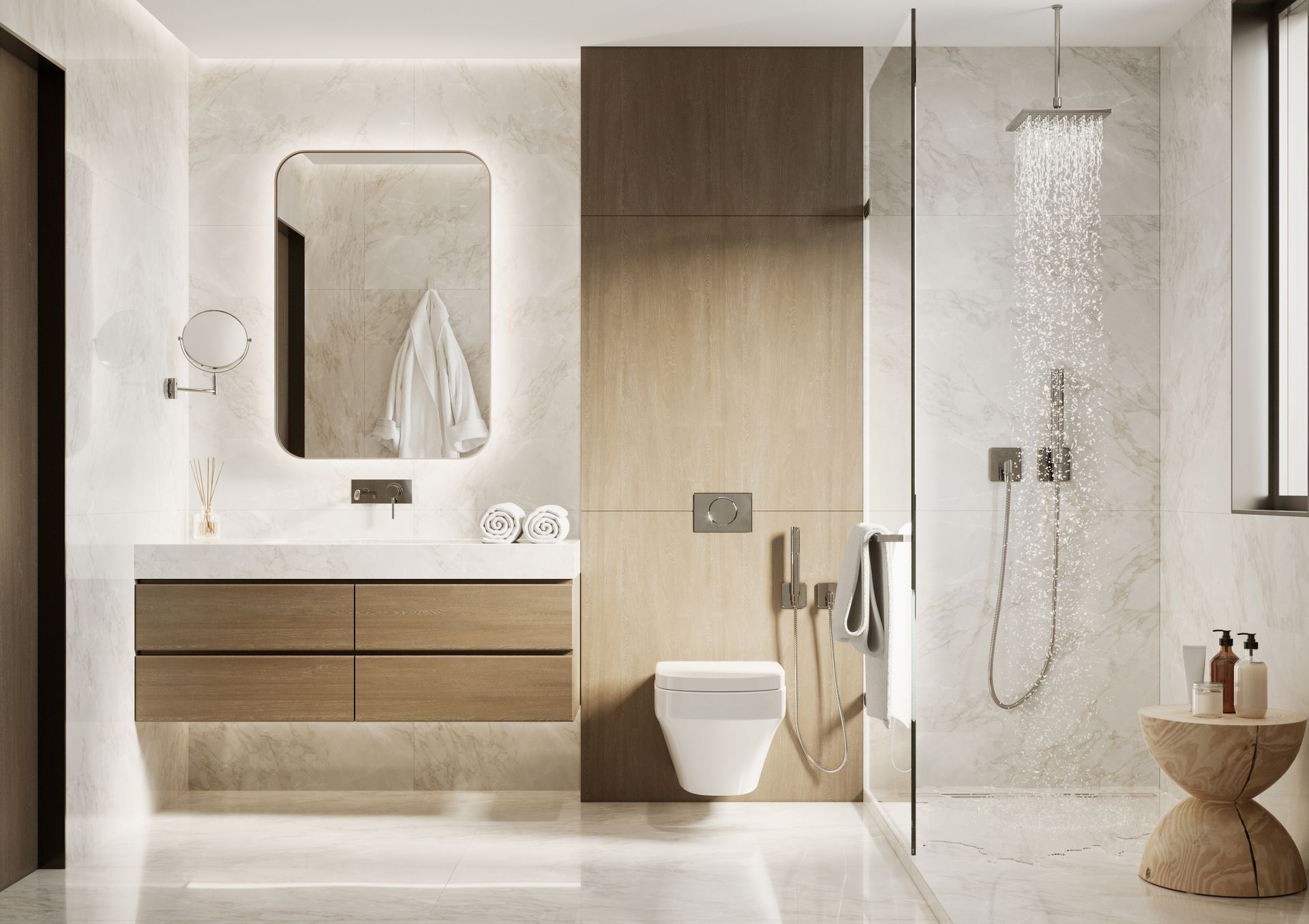 Salle de bains moderne et minimaliste avec meuble-lavabo en bois, miroir, toilettes et douche en verre.