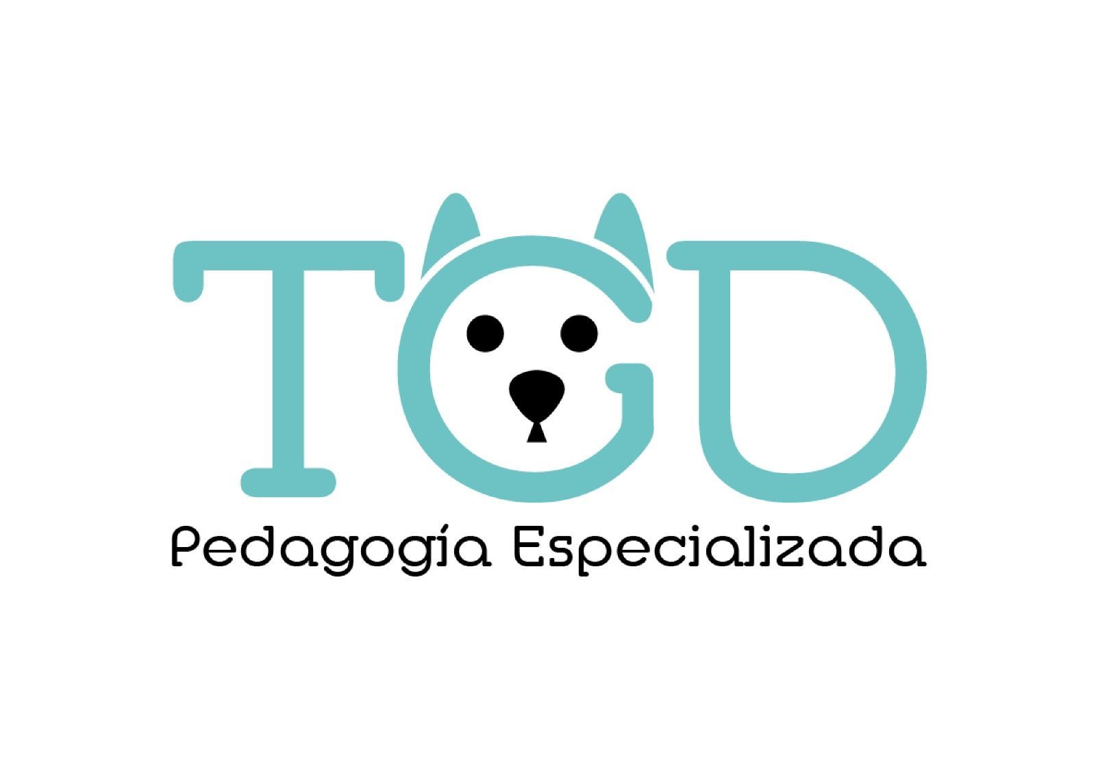 Logotipo de TGD Pedagog&iacute;a Especializada. Texto turquesa con cara de perro en la letra "G".