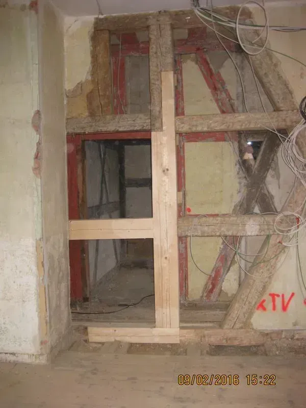 Zimmerei Andreas Karl GmbH - Holzbalken in einem Fachwerkhaus