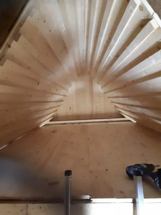 Zimmerei Andreas Karl GmbH - Kleiner Dachstuhl, komplett mit Holz ausgekleidet