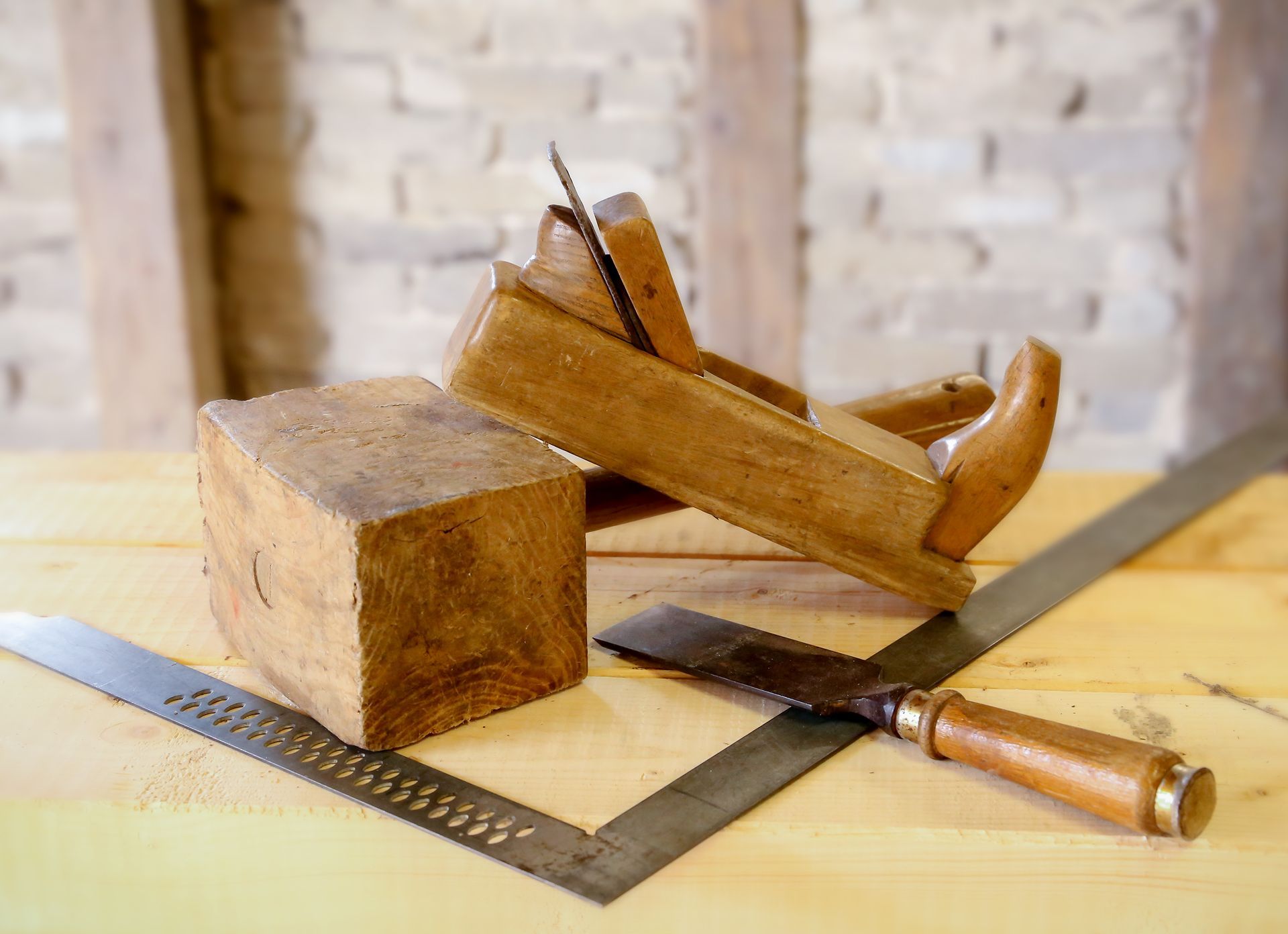 Zimmerei Andreas Karl GmbH - Holz und Holzwerkzeuge