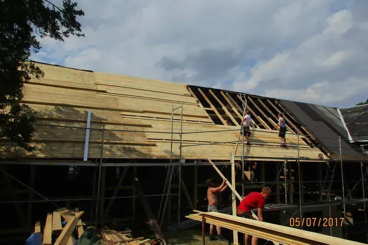 Zimmerei Andreas Karl GmbH - Ausgetauschte Holzelemente im Dachrahmen