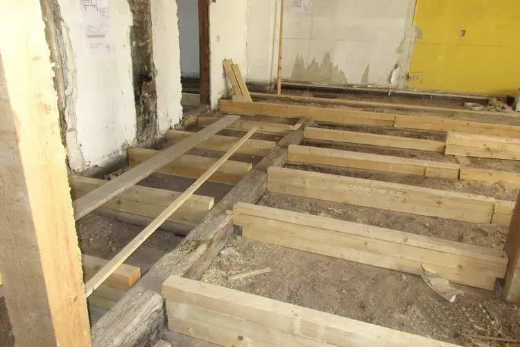 Zimmerei Andreas Karl GmbH - Holzkonstruktion eines Bodens