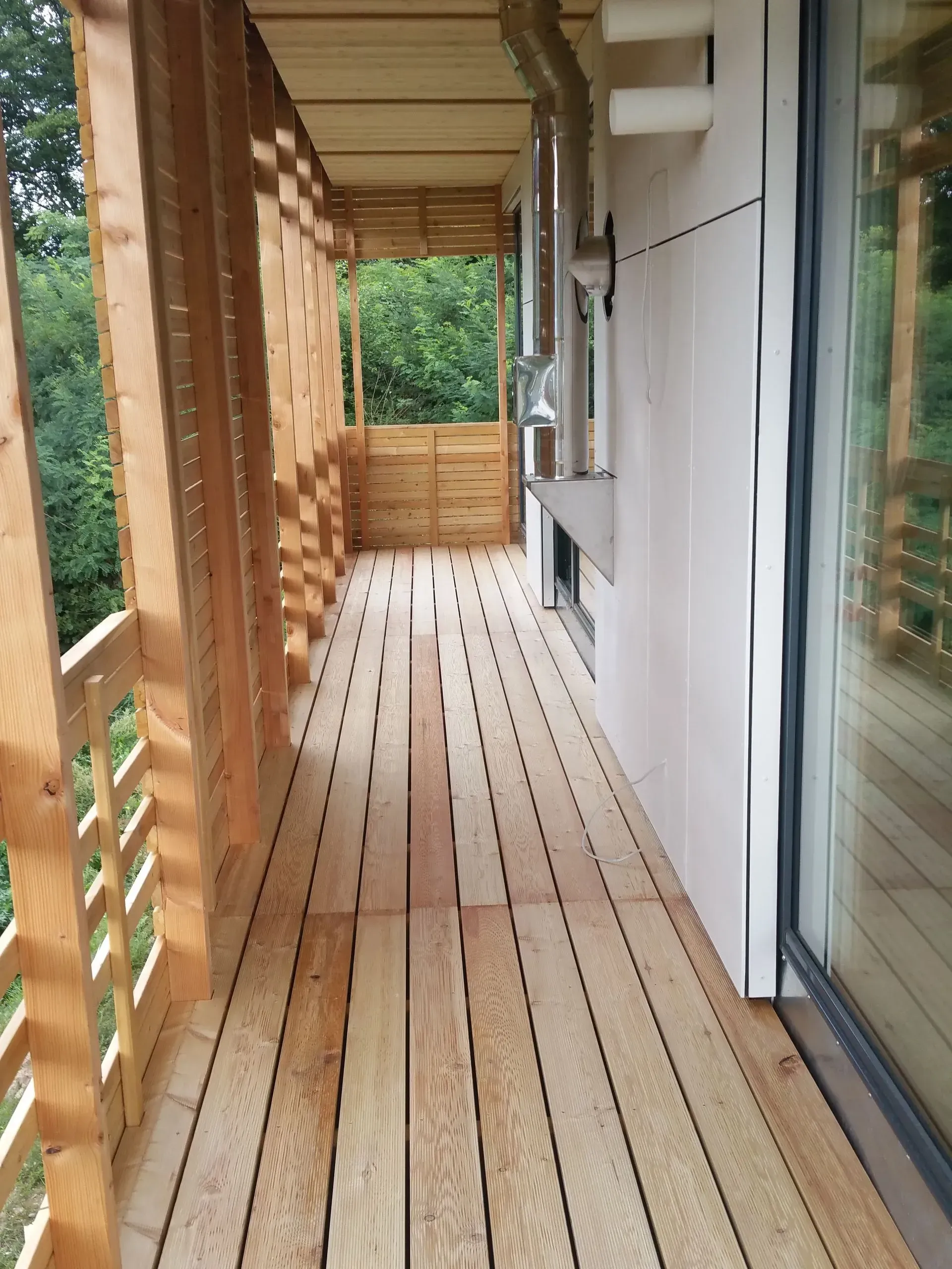 Zimmerei Andreas Karl GmbH - Balkon mit Geländer, komplett aus Holz gefertigt